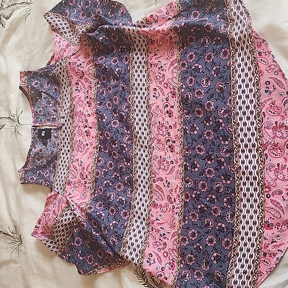 Cold shoulder top